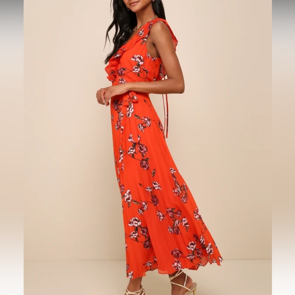 NWT. LULUS Red Orange Floral Print Pleated Chiffon Open Back Maxi Dress Sz Small